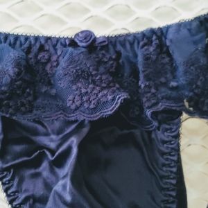 VICTORIA SECRET VINTAGE GARTER BELT